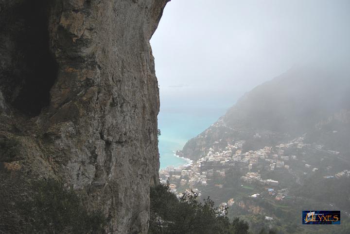 positano vista dal buco.JPG